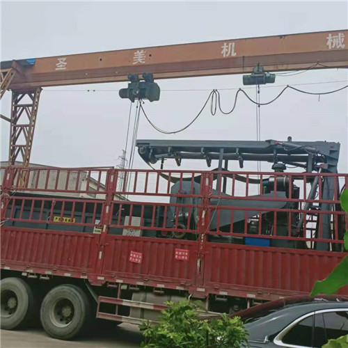 1100型柴油液壓折疊輸送模板破碎機發往安徽合肥